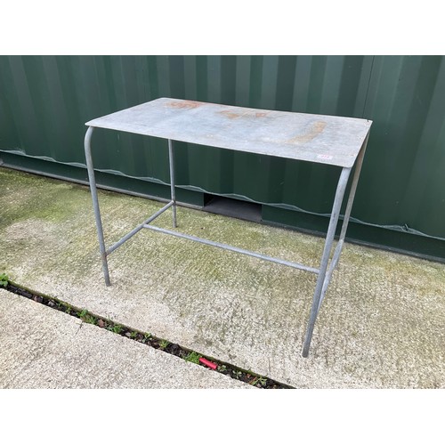 272 - An aluminium potting table 90x50x70