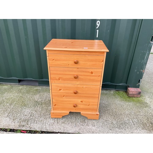 277 - A modern chest of four drawers 64x40x98