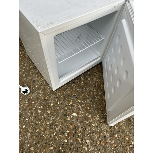 125 - A Russel Hobbs counter top fridge