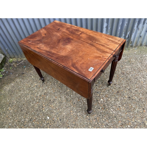 184 - A Victorian mahogany Pembroke table with drawer