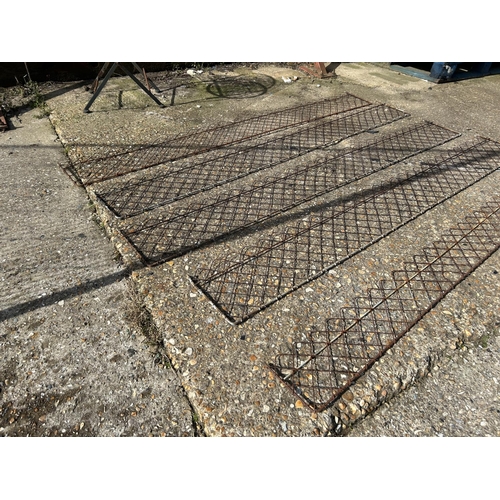 307 - Five vintage wire work garden edging panels 6ft together with a metal folding chair