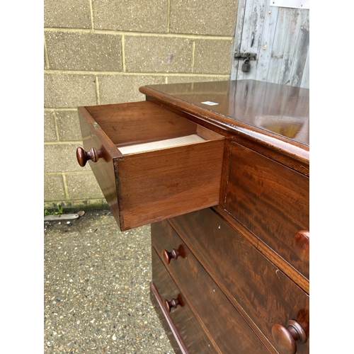 39 - A high quality Victorian mahogany chest of drawers labelled to the back HEAL & SONS 107x50x107