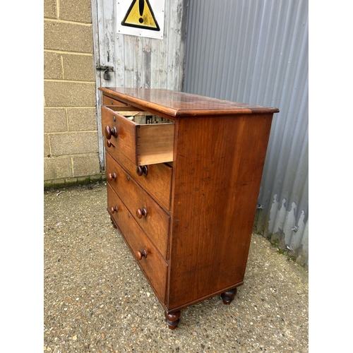 41 - A Victorian mahogany chest of five drawers 107x45x100