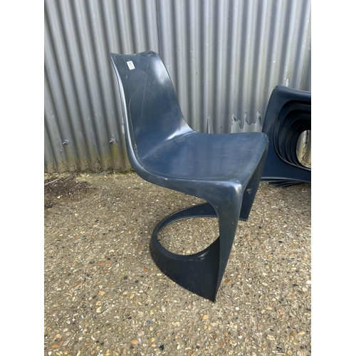 71 - A set of dark blue plastic cantilever chairs in the style of Vaness Panton - Marked CADO, Made in NO... 