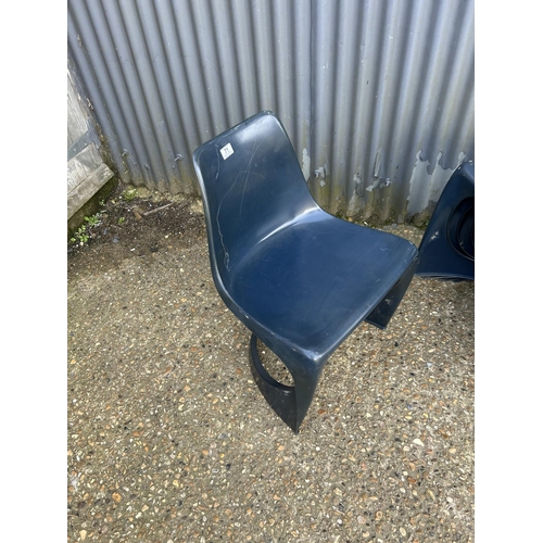 71 - A set of dark blue plastic cantilever chairs in the style of Vaness Panton - Marked CADO, Made in NO... 