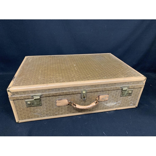 475 - Vintage suitcases, 74 x 49 x 22cms