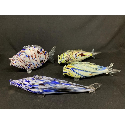 511 - 4 coloured glass fish figures, longest 43cms (no damage)