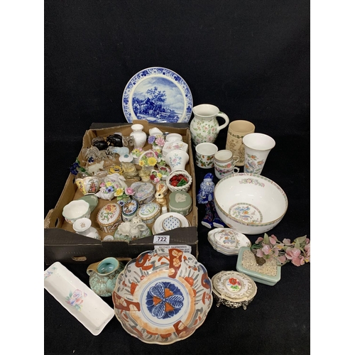 722 - Collection of mostly named decorative items and china (2)