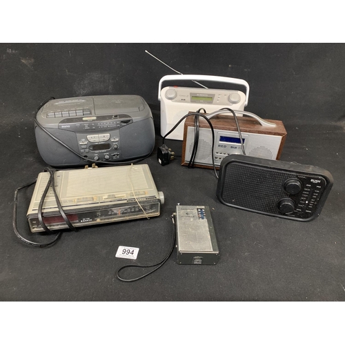 994 - Six assorted radios