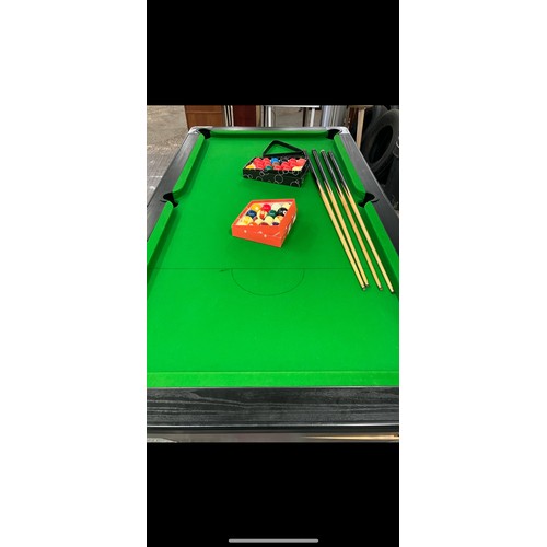 300B - 6ftx3ft Snooker table with cues and balls