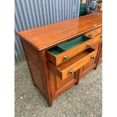 199 - A good quality six drawer mahogany sideboard with three doors 175x50 x90