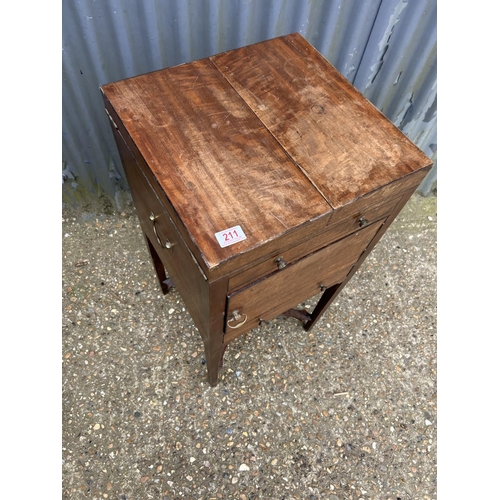 211 - Georgian mahogany washstand