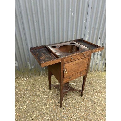 211 - Georgian mahogany washstand