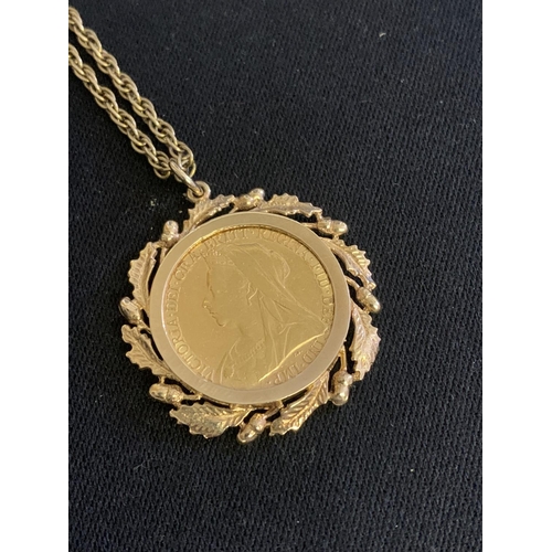 842 - Gold Sovereign Pendant: 1901 Queen Victoria Old Head Full Sovereign in Hallmarked 9ct Gold Mount on ... 