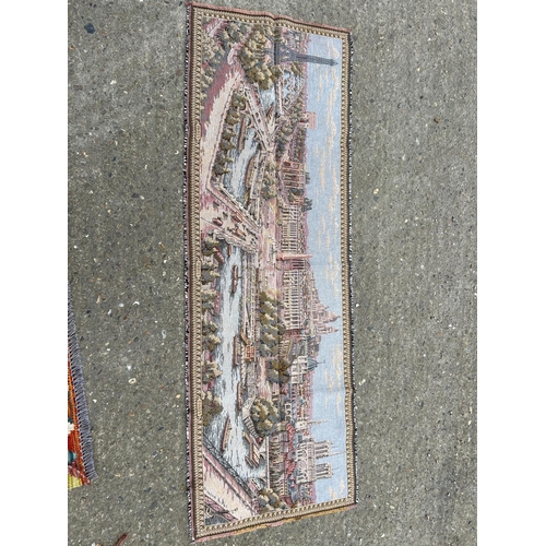 280F - A tapestry scene wall hanging of Paris 142x50