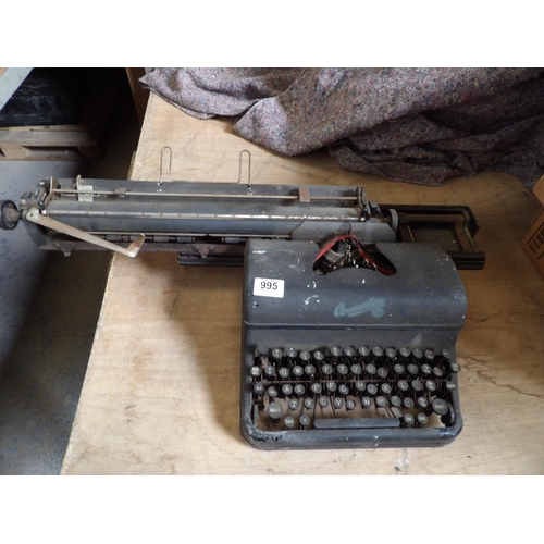 995 - Vintage long carriage typewriter