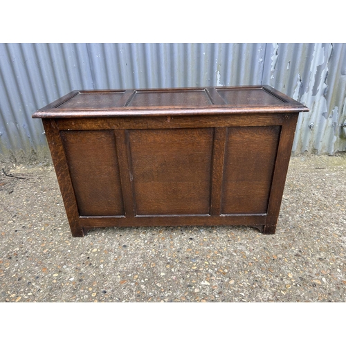 154 - A small oak blanket box 92x 40x52