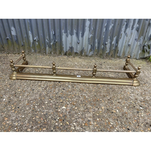 157 - Brass fender 135cm wide