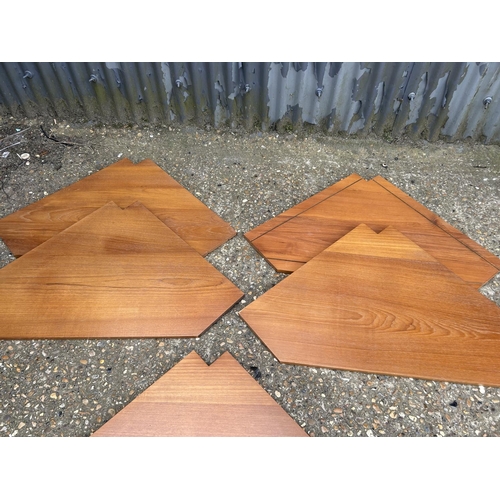 162 - A collection of 5 ladderax teak corner shelves together with 15 brass ladderax cross member bars