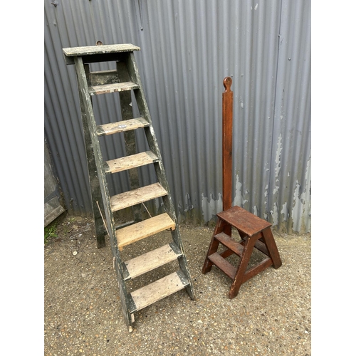 174 - Vintage wooden ladder and hop up