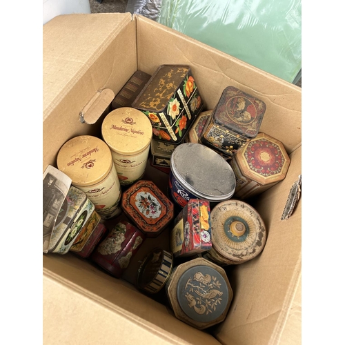 186 - A collection of vintage tins