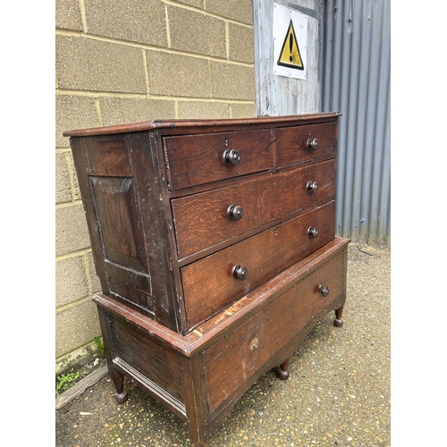 196 - An antique oak chest of five drawers (2 sections)  107x50x145