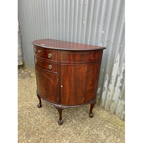 208 - A small mahogany bow front sideboard 92x50x90