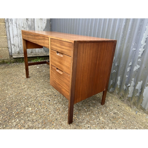 211 - A modern teak kneehole desk 115x50x72