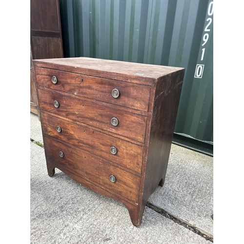 316 - A Georgian mahogany chest of four drawers 84x47x94 together with mahogany corner table