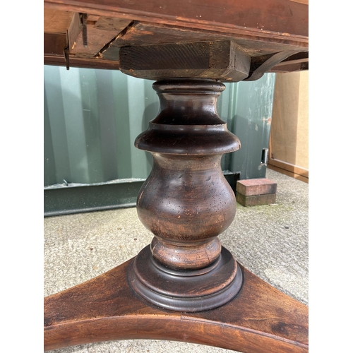 327 - An inlaid rosewood circular tilt top loo table 117x75