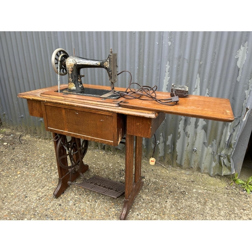 63 - Singer table sewing machine