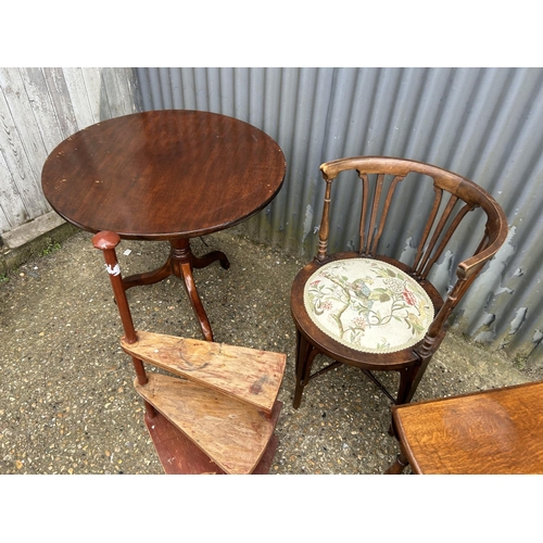 81 - A mahogany tripod table together with a small oak gateleg, library step and a bow back chair