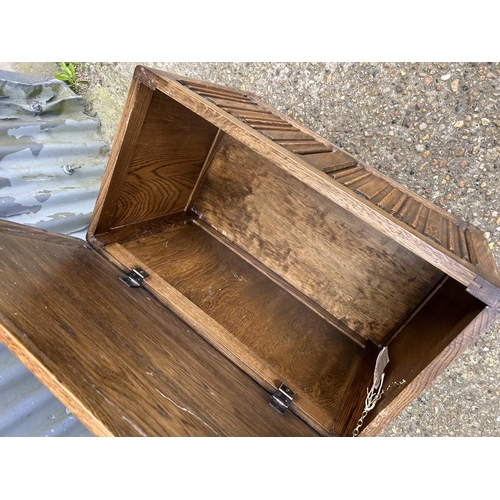 85 - An oak linenfold blanket box 76x 45x 45