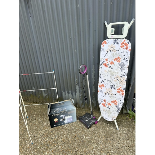 122 - Ironing board, shark cleaner, juicer and airer