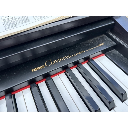 129 - A YAMAHA CLP 670 electric piano / keyboard