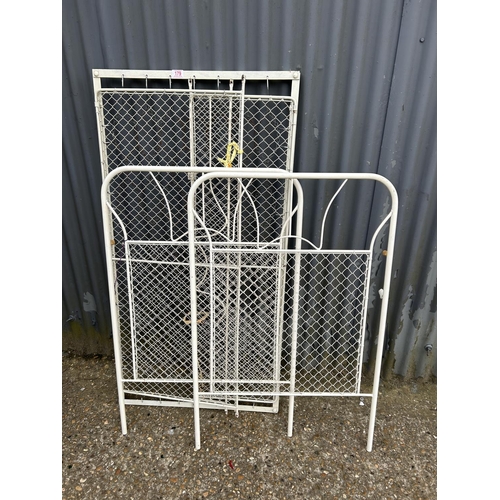 179 - A vintage French style metal cot