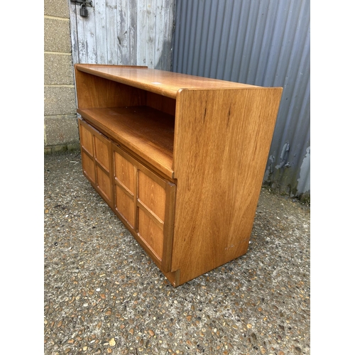 191 - A Nathan teak sideboard 102x44x72