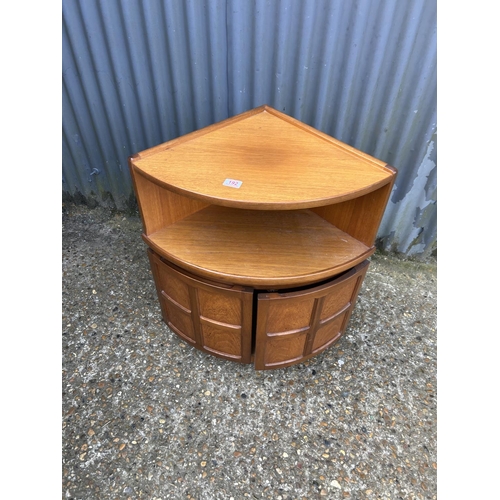 192 - A Nathan teak corner base