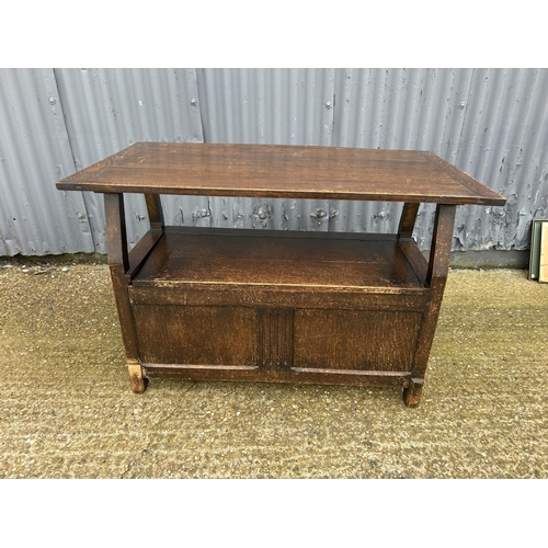 9 - An oak monks bench seat 106x60x73