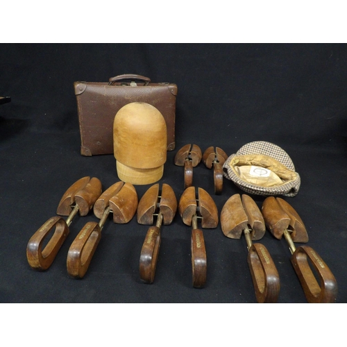 536 - Deer stalker hat and wooden hat block, 4 pairs of wooden shoe trees and leather case (2)