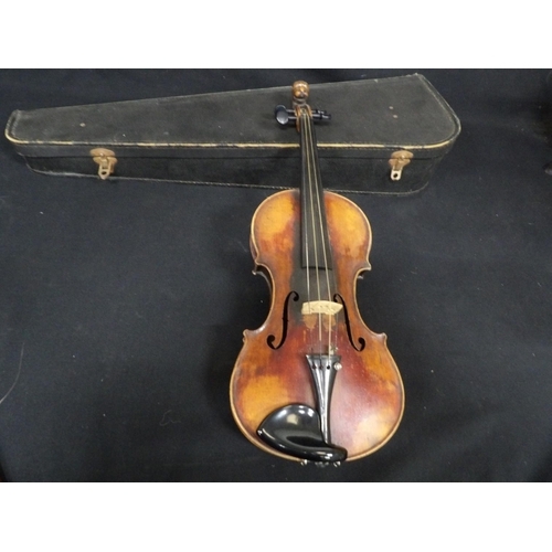 622 - English violin labelled Henry Betts, maker, Royal Exchange, Lon. Length of back 14 1/2