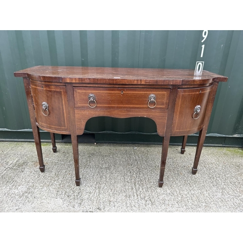 140G - A mahogany bow fronted sideboard 144x56x82