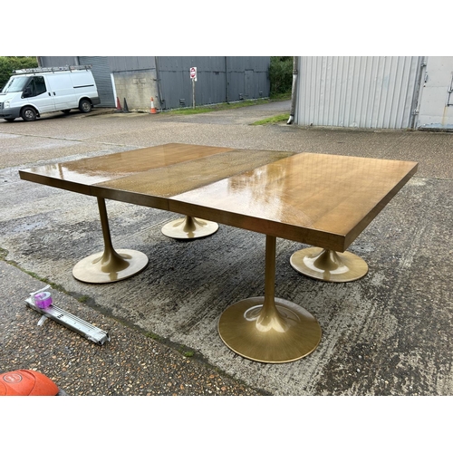 112 - A Italian designer four pedestal table with removable central leaf220x150