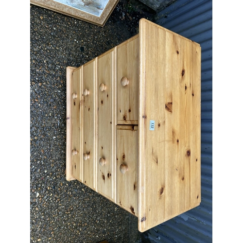 132 - A pine chest of four drawers 80x45x80