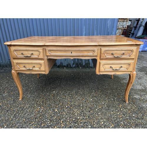 154 - A  large french desk with marquetry top 150x80x77