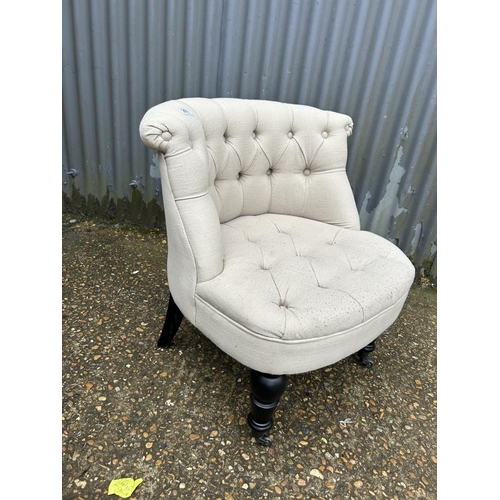 203 - Modern grey buttoned chair