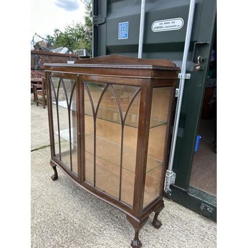 310 - A mahogany two door glazed display cabinet 120x30x120