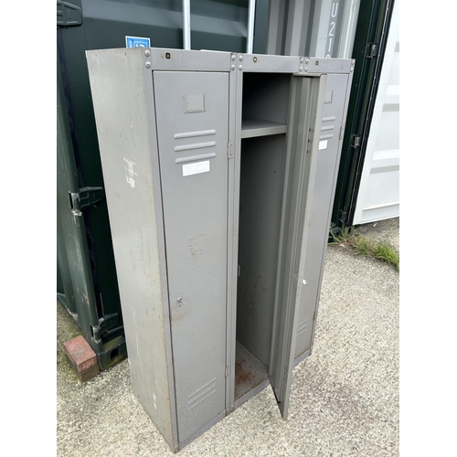 312 - A vintage triple locker with key 92x38x152