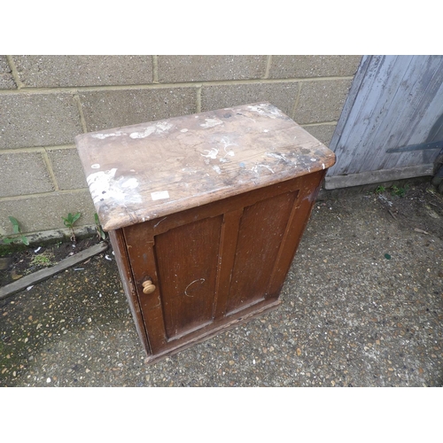 350b - A vintage pine larder cupboard 66x38x85