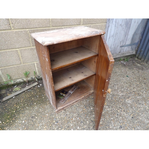 350b - A vintage pine larder cupboard 66x38x85